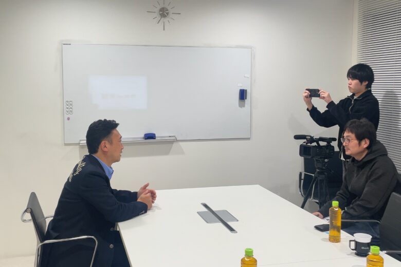 テレ東　テレビ東京　LIFE IS MONEY　プラグ　パッケージデザイン　商品デザイン　小川亮　